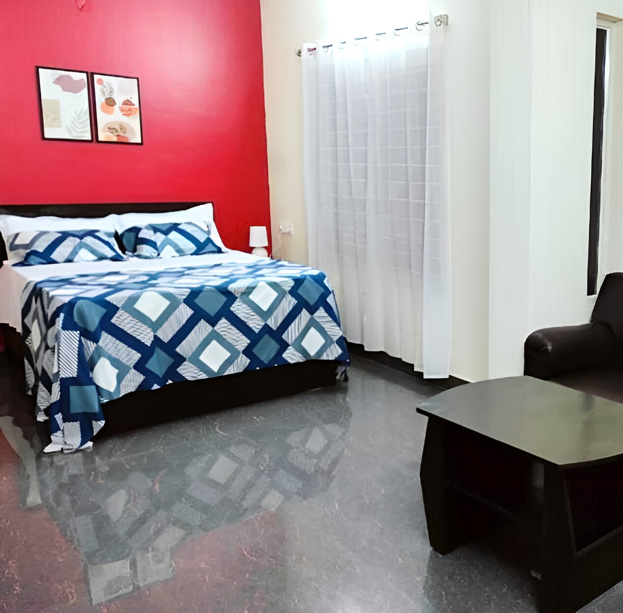 Deluxe Queen Studio